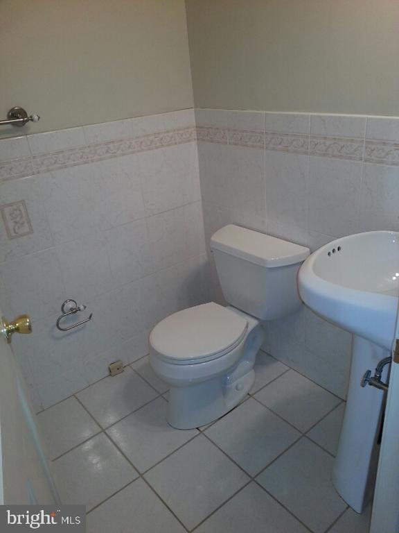 Building Photo - 1223 Tree St