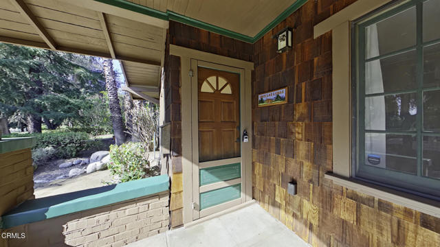 Building Photo - 1915 Las Lunas St