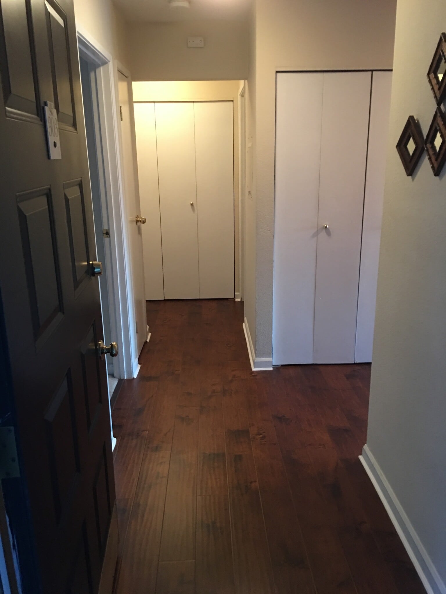 Entryway - 10424 NE 32nd Plz