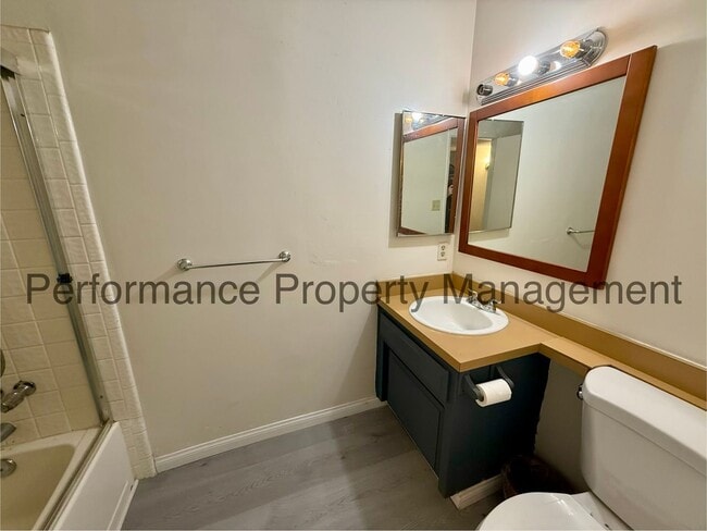 Building Photo - Charming 3 Bed/2 Bath SW Bakersfield Home w/ RBP & $0 Deposit Option