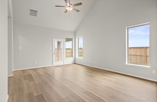 Building Photo - 17063 Shimmer Ray St