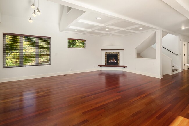 Building Photo - 4bd/3.5ba Kirkland House