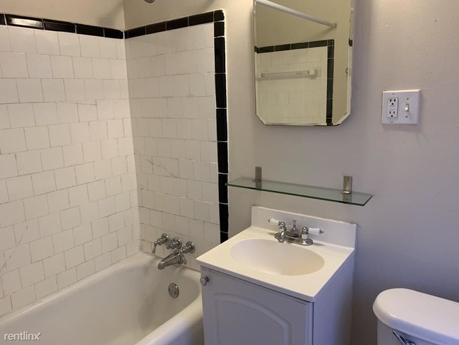 Building Photo - 2760 Devonshire Pl NW