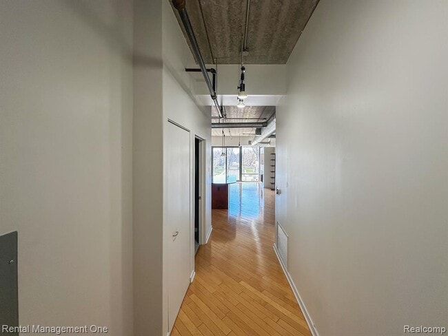 Building Photo - 101 Curry Ave