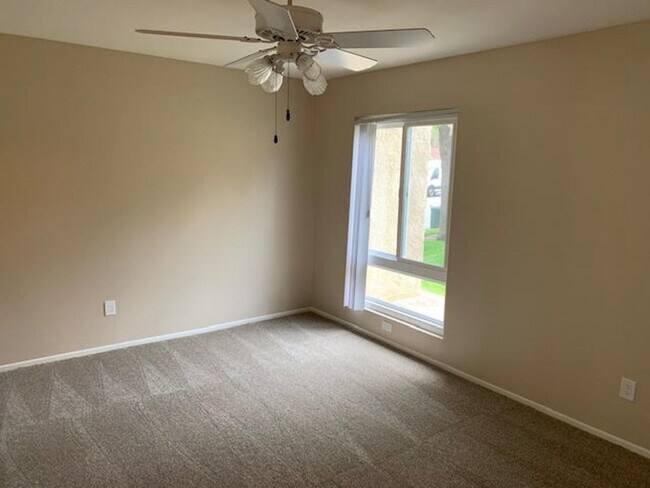 Building Photo - A beautiful Del Mar Home