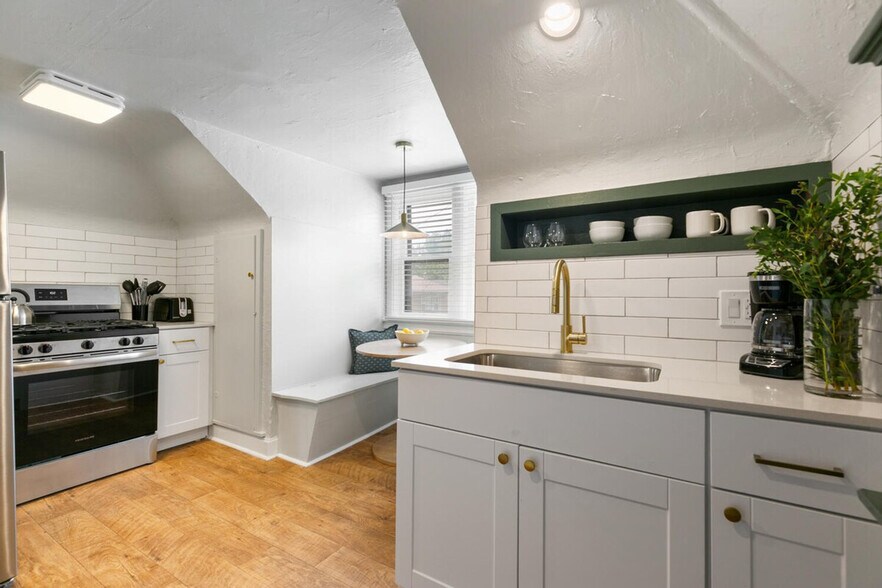 Building Photo - 2619 E 12th Ave