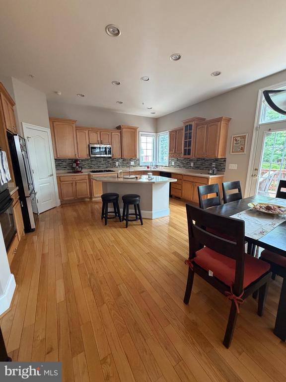 Building Photo - 8402 Tysons Trace Ct