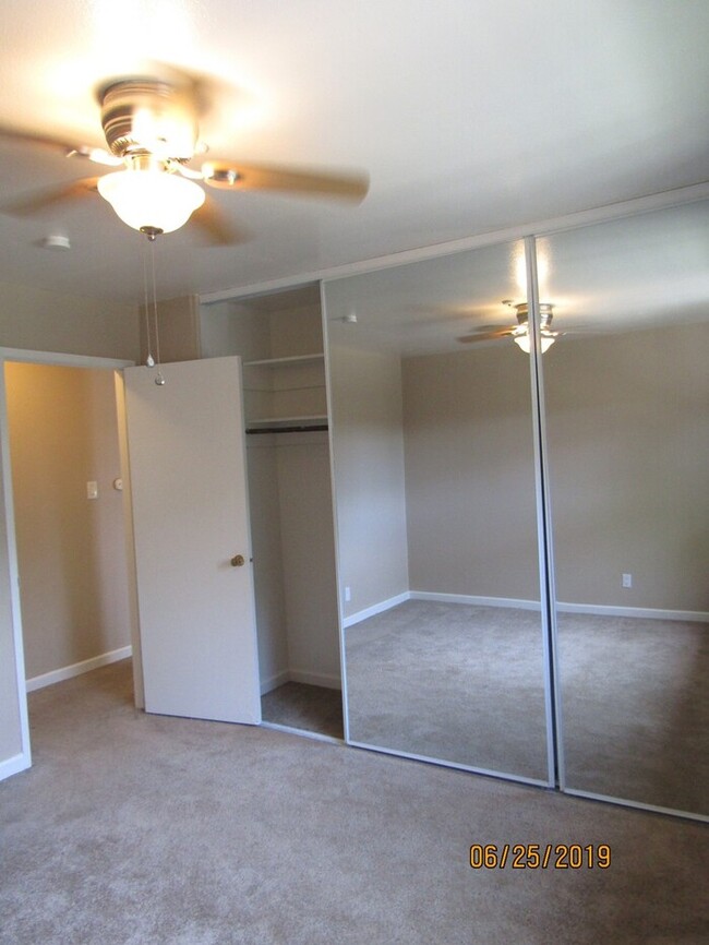 Building Photo - 1Bed/1Ba Apartment! in Coddingtown area