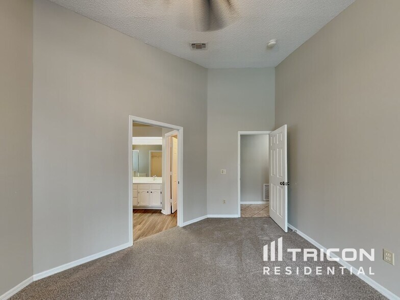 Building Photo - 809 Silversmith Cir