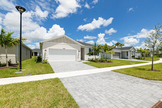 Building Photo - 9062 Dahlia Cir