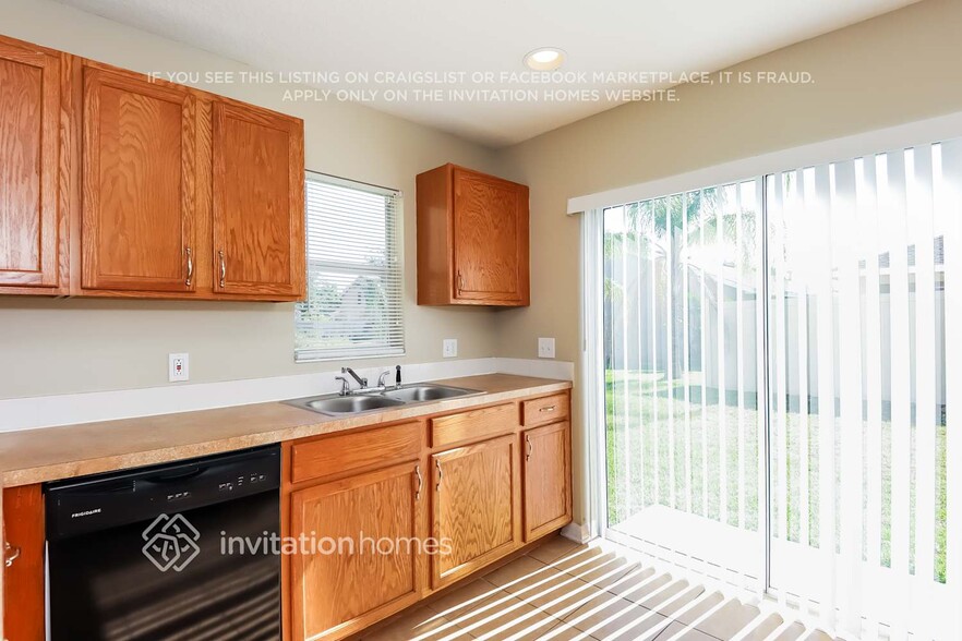 Building Photo - 10416 Avelar Ridge Dr