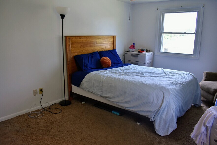 Building Photo - 220 OHIO ST