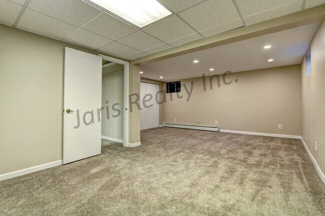 Building Photo - Charming Cul-De-Sac Home Near Downtown Castle Rock. Fantastic Fenced Backyard!