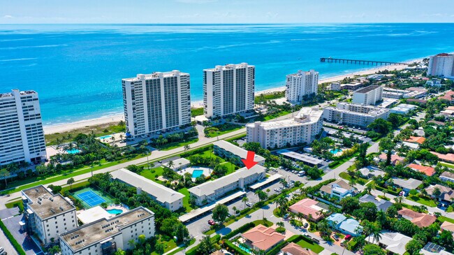 Building Photo - 2730 Banyan Rd