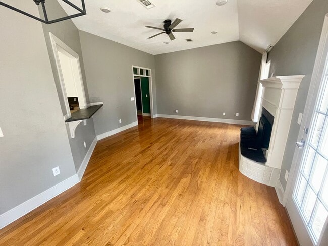 Building Photo - 3/2 For Rent in Germantown School District!