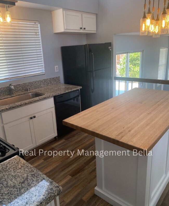 Building Photo - 3-Bed, 2.5-Bath Wildomar Home with RV/Boat...