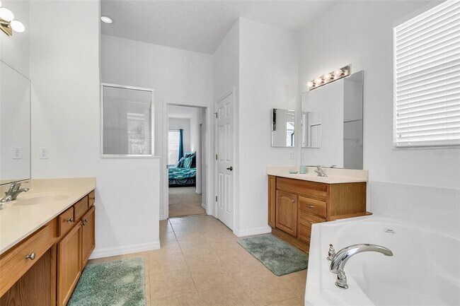 Building Photo - 7403 Velleux St