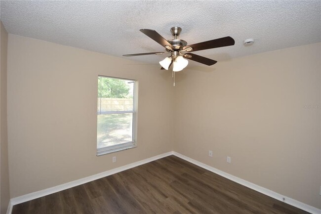 Building Photo - 6 Seckel Ct