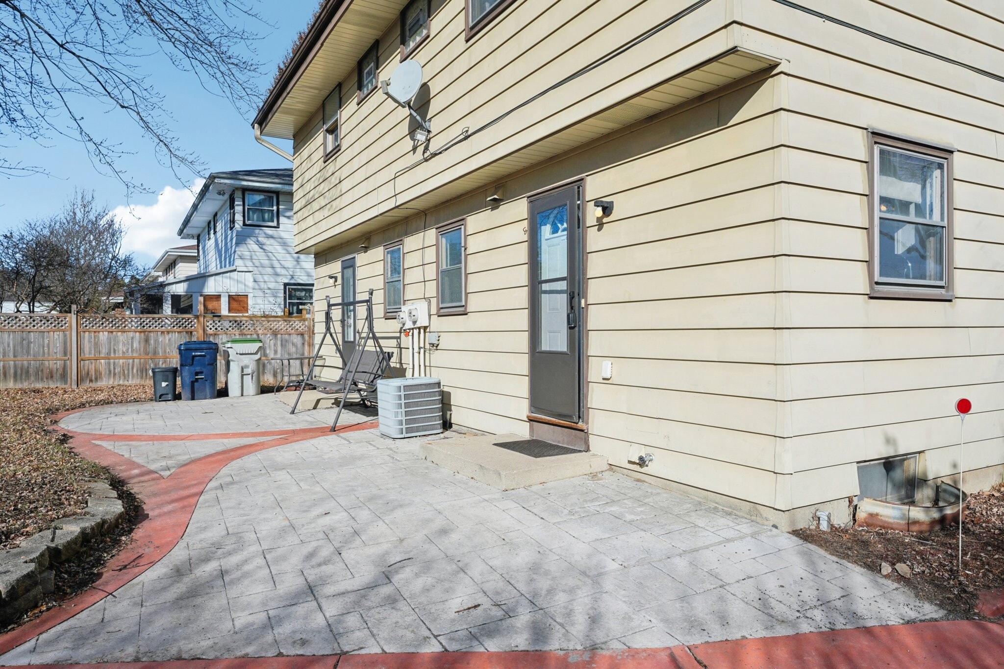 Building Photo - 10783 W Appleton Ave