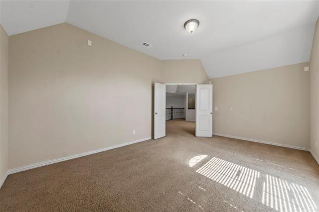 Building Photo - 2000 Templegate Dr