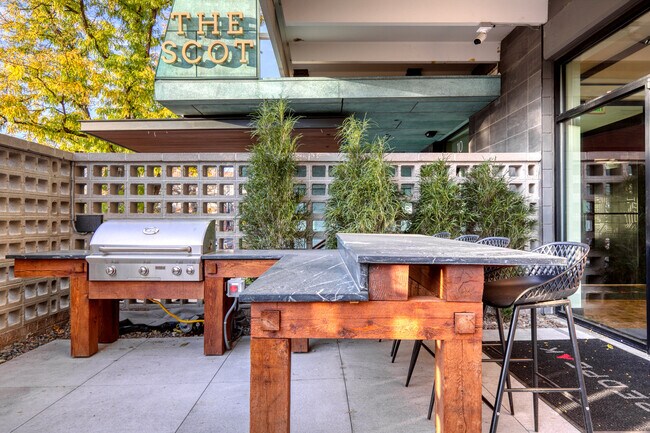 Building Photo - 10 Emerson St