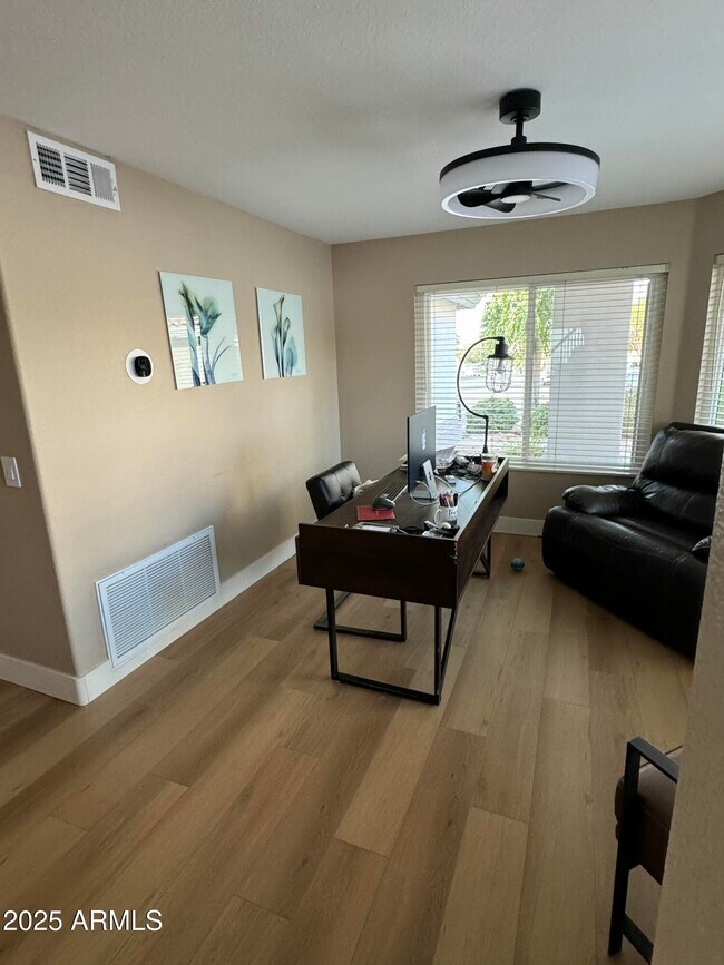 Building Photo - 3821 N Sawtooth Cir