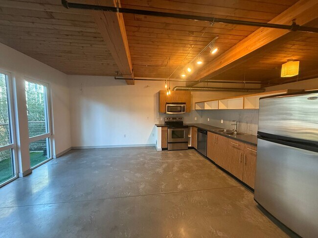 Building Photo - Veer Lofts Condominiums - South Lake Union