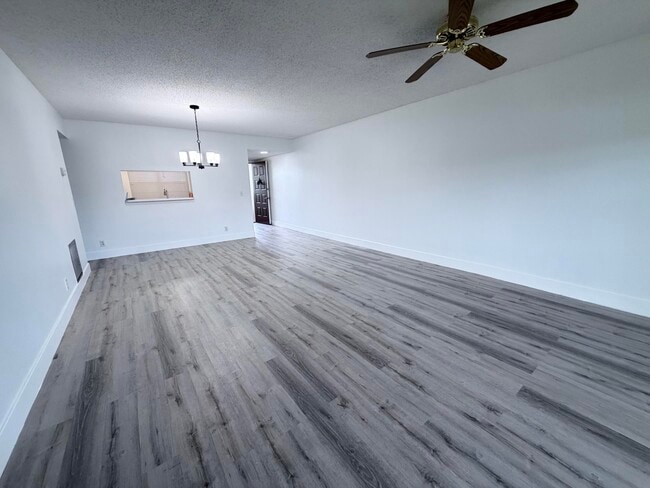 Building Photo - 12901 SW 15th Ct