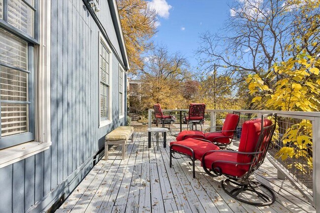 Building Photo - 604 Pressler St