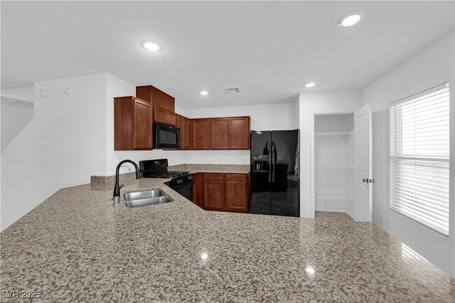 Building Photo - 9734 Cluny Ave