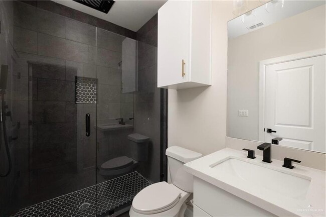 Building Photo - 11 Skyview St