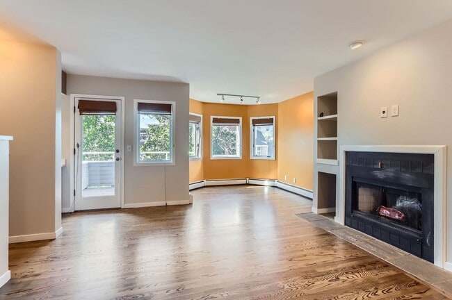 Building Photo - AMAZING LOCATION 2 Bed 2 Bath Condo In The Heart of Downtown Boulder