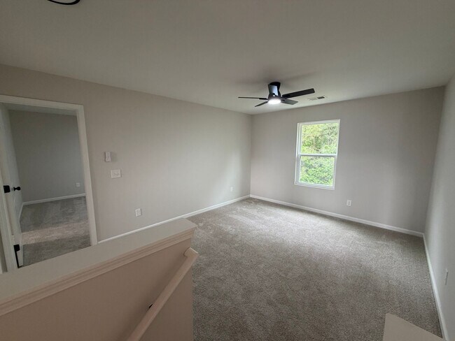 Building Photo - 4 Bedrooms, 3 Bathrooms - Home in West Rome!