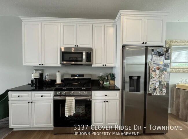 Building Photo - 3137 Clover Ridge Dr