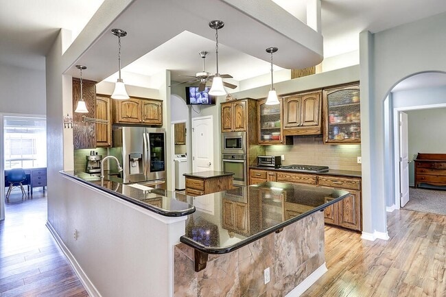 Building Photo - 3813 Kangaroo Ct