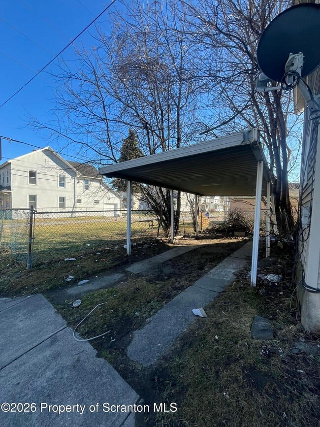 Building Photo - 375 Grove St