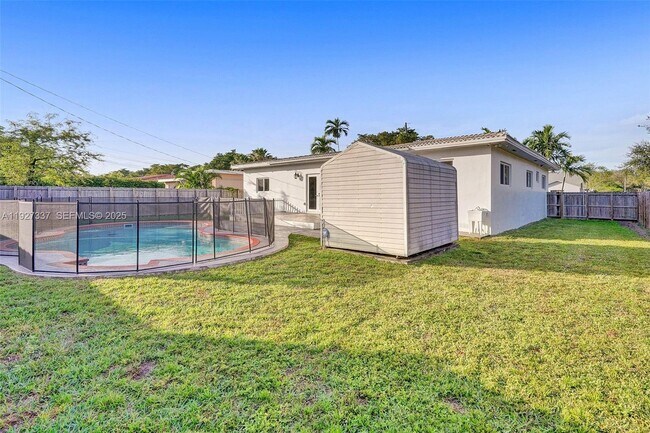 Building Photo - 1102 Meadow Lark Ave