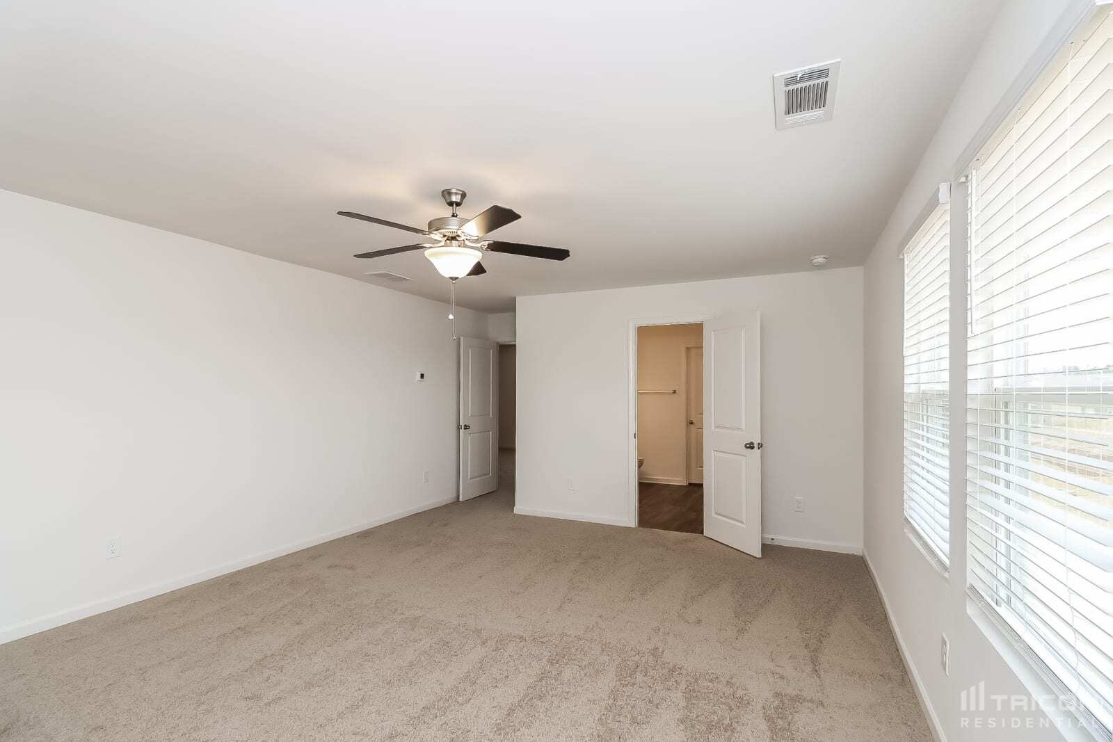 Building Photo - 2094 Hudson Dr