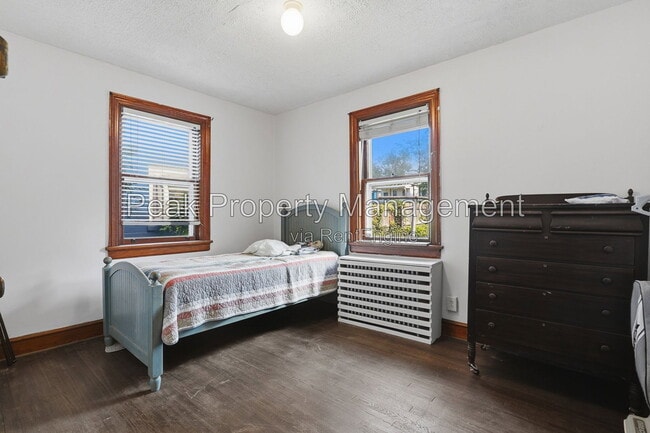 Building Photo - 3022 Grayland Ave