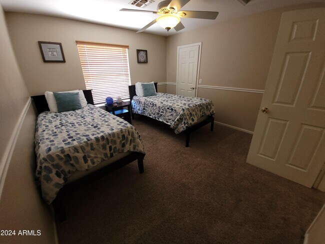 Building Photo - 8729 W Columbine Dr