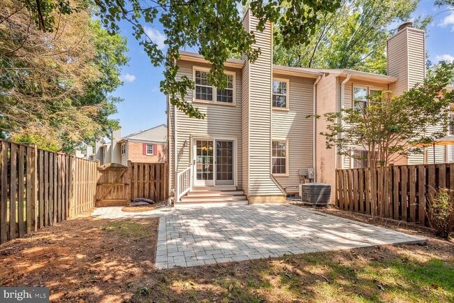 Building Photo - 2772 Knollside Ln