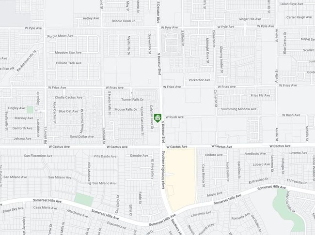 Building Photo - Beautiful detached home with fully fenced back yard.