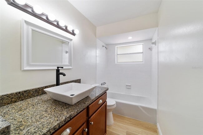 Building Photo - 3209 SE 33rd Ct