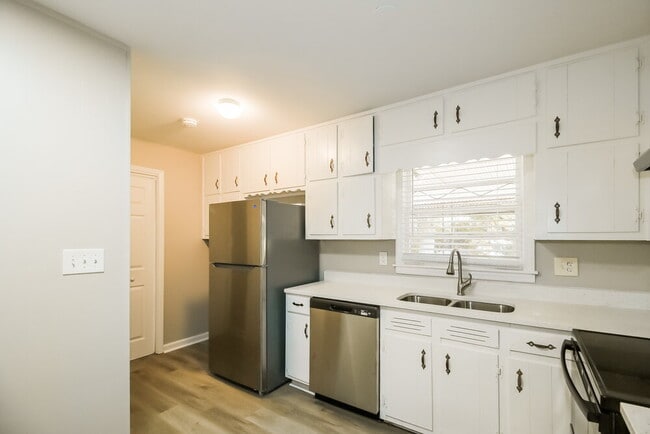 Building Photo - 6276 Harbin Woods Dr