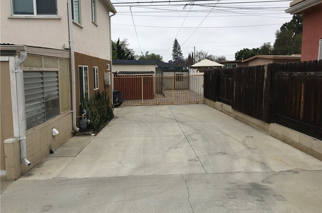 Building Photo - 1745 Orizaba Ave