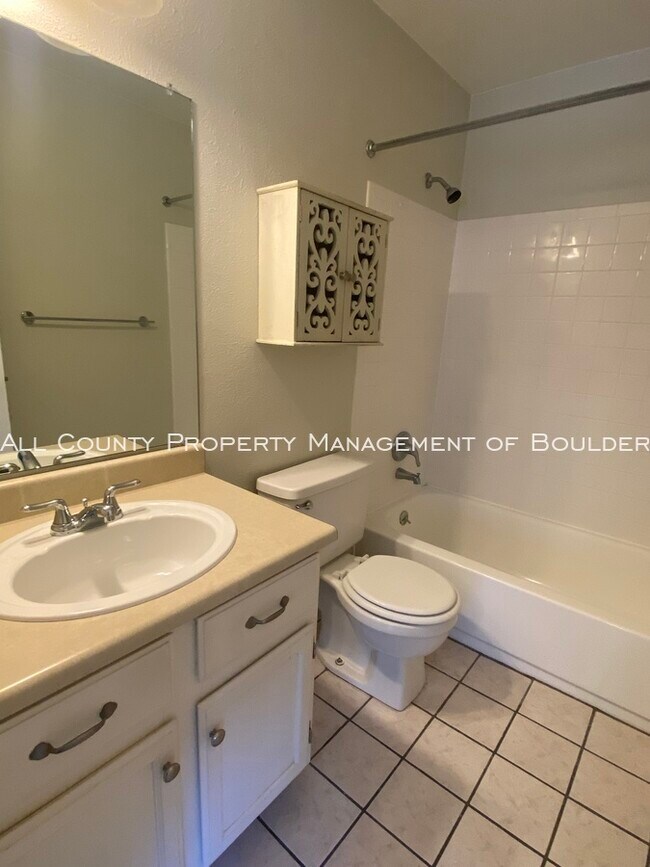 Building Photo - Powderhorn Condo with Loft