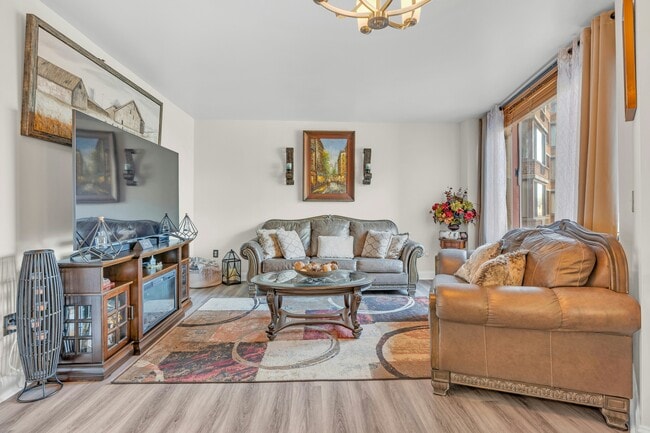 Building Photo - 100 Old Palisade Rd