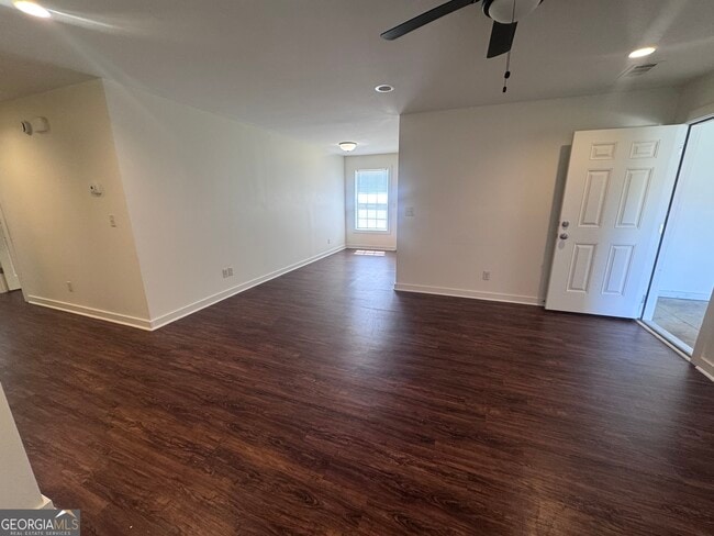 Building Photo - 135 Shuman Ln