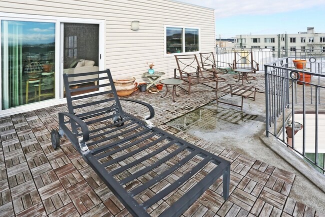 Building Photo - 7221 Geary Blvd