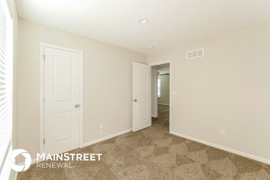 Building Photo - 9810 E 220th St